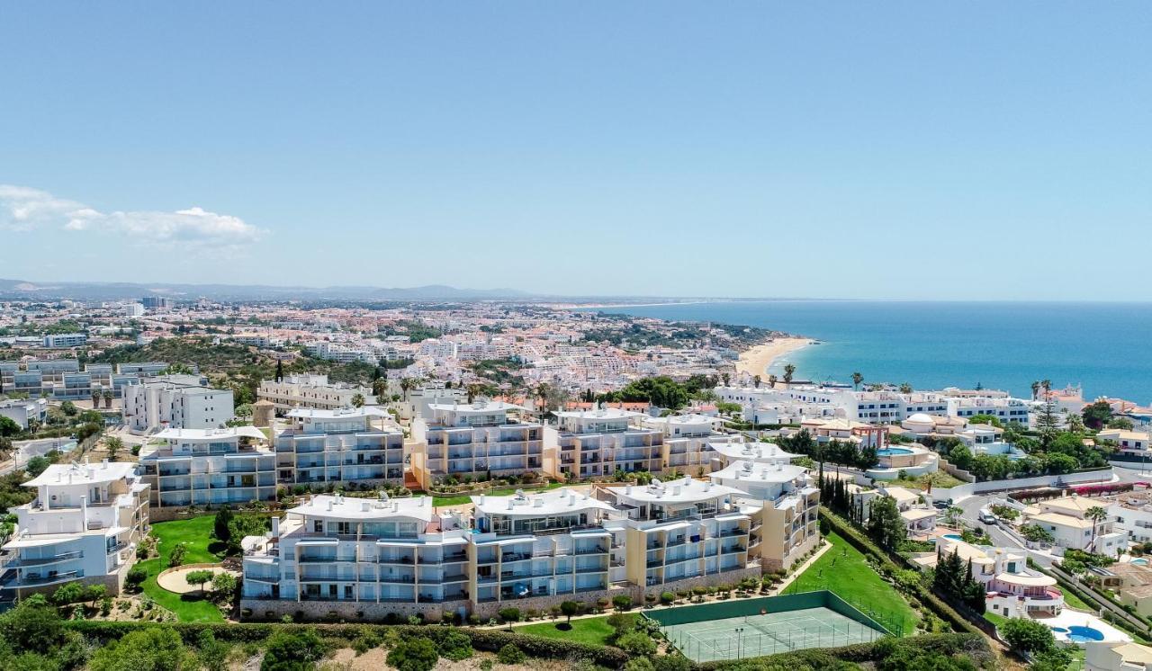 Bnb Homes Ocean View Apartment With Relax Terrace, 2 Swimming Pools & Tennis Court Албуфейра Экстерьер фото