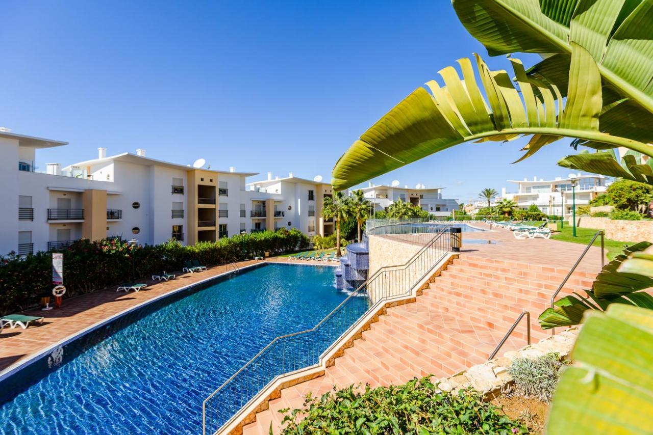 Bnb Homes Ocean View Apartment With Relax Terrace, 2 Swimming Pools & Tennis Court Албуфейра Экстерьер фото