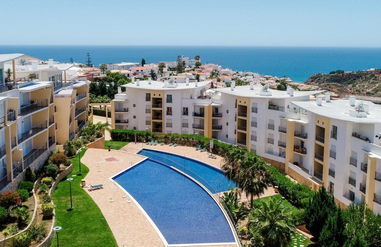 Bnb Homes Ocean View Apartment With Relax Terrace, 2 Swimming Pools & Tennis Court Албуфейра Экстерьер фото